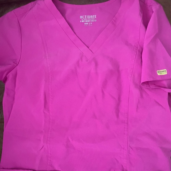 Med Couture Tops - Activate by Med Couture 4-way energy stretch scrub top, size medium.